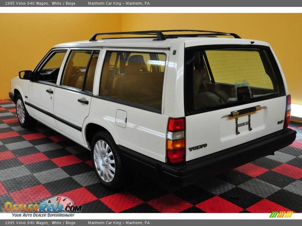 1995 Volvo 940 Wagon White / Beige Photo #4