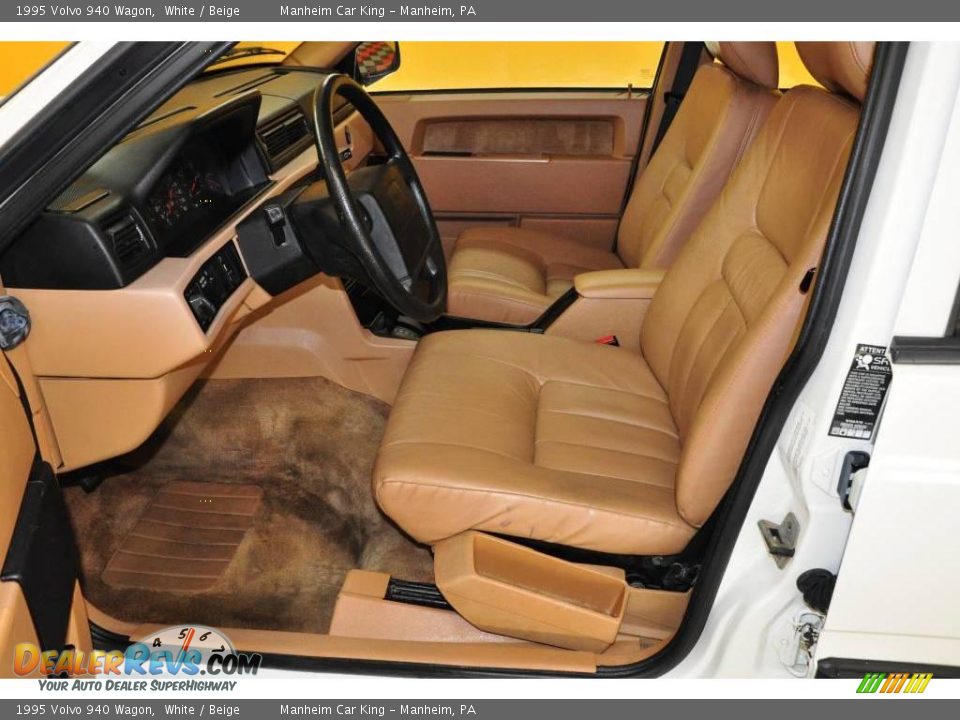 1995 Volvo 940 Wagon White / Beige Photo #23