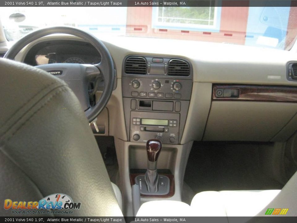 2001 Volvo S40 1.9T Atlantic Blue Metallic / Taupe/Light Taupe Photo #5