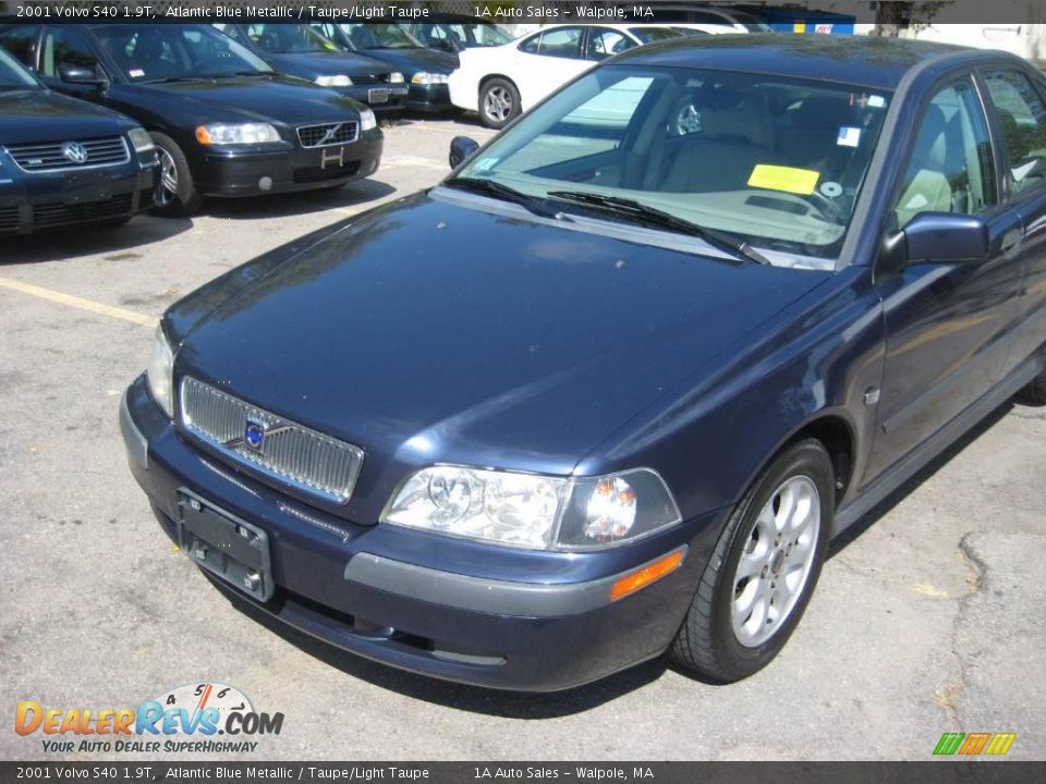2001 Volvo S40 1.9T Atlantic Blue Metallic / Taupe/Light Taupe Photo #7