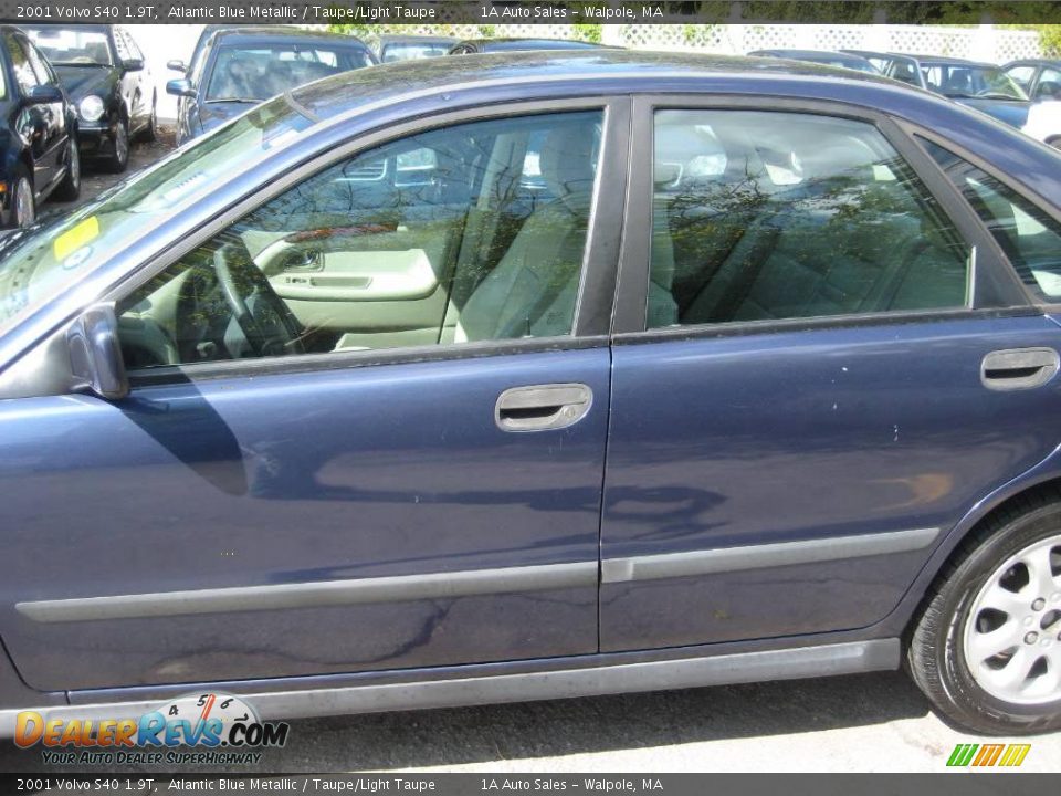 2001 Volvo S40 1.9T Atlantic Blue Metallic / Taupe/Light Taupe Photo #9