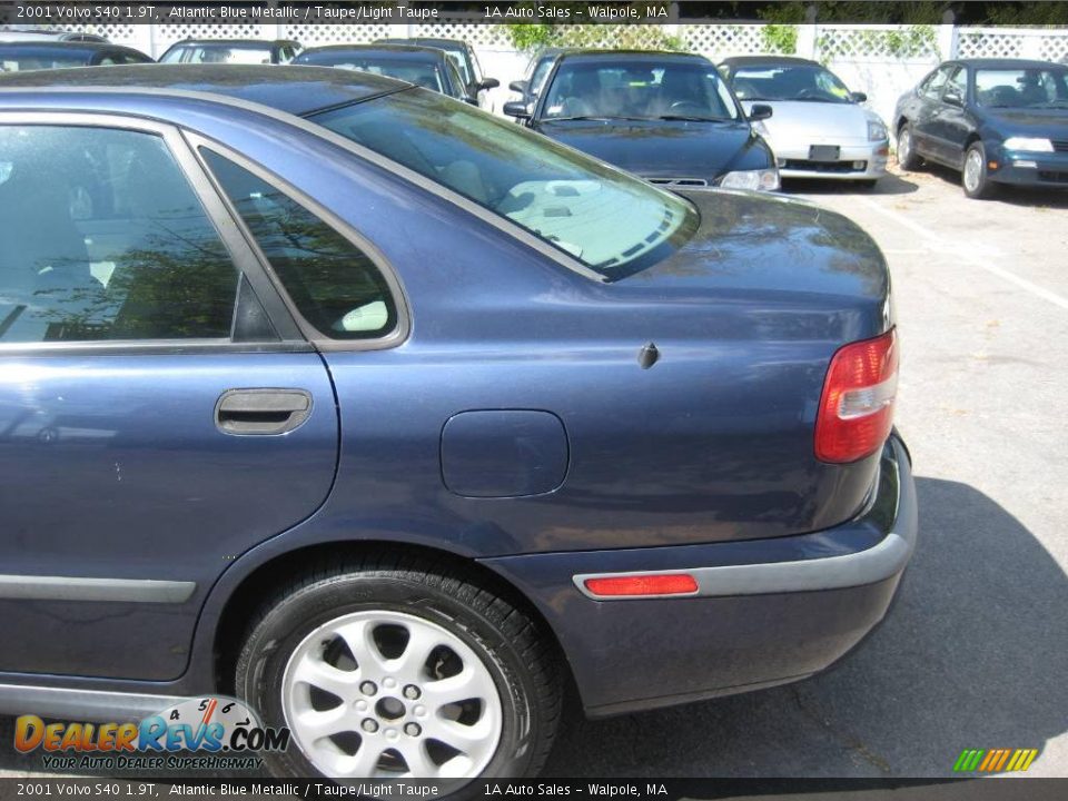 2001 Volvo S40 1.9T Atlantic Blue Metallic / Taupe/Light Taupe Photo #10