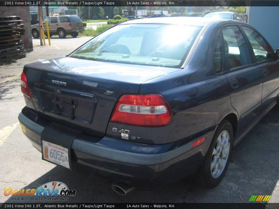 2001 Volvo S40 1.9T Atlantic Blue Metallic / Taupe/Light Taupe Photo #13