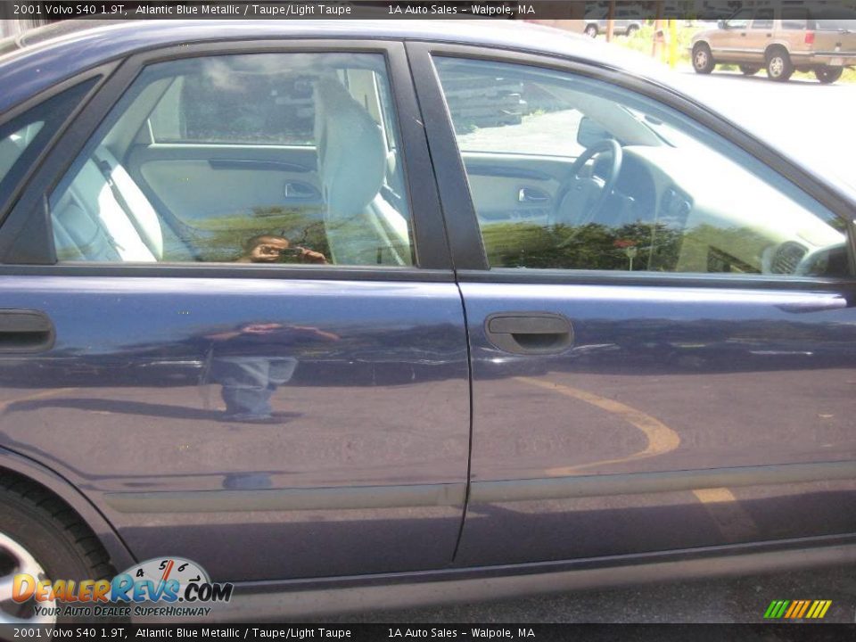 2001 Volvo S40 1.9T Atlantic Blue Metallic / Taupe/Light Taupe Photo #15