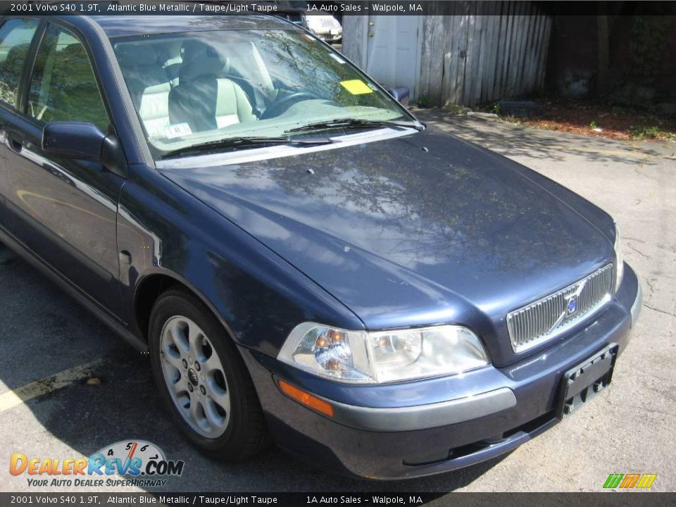2001 Volvo S40 1.9T Atlantic Blue Metallic / Taupe/Light Taupe Photo #17