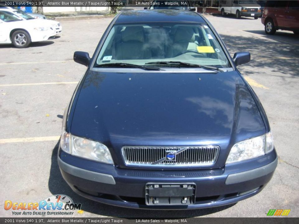 2001 Volvo S40 1.9T Atlantic Blue Metallic / Taupe/Light Taupe Photo #18