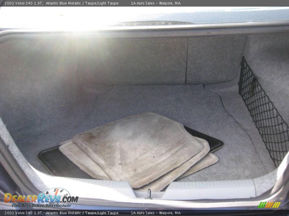 2001 Volvo S40 1.9T Atlantic Blue Metallic / Taupe/Light Taupe Photo #20