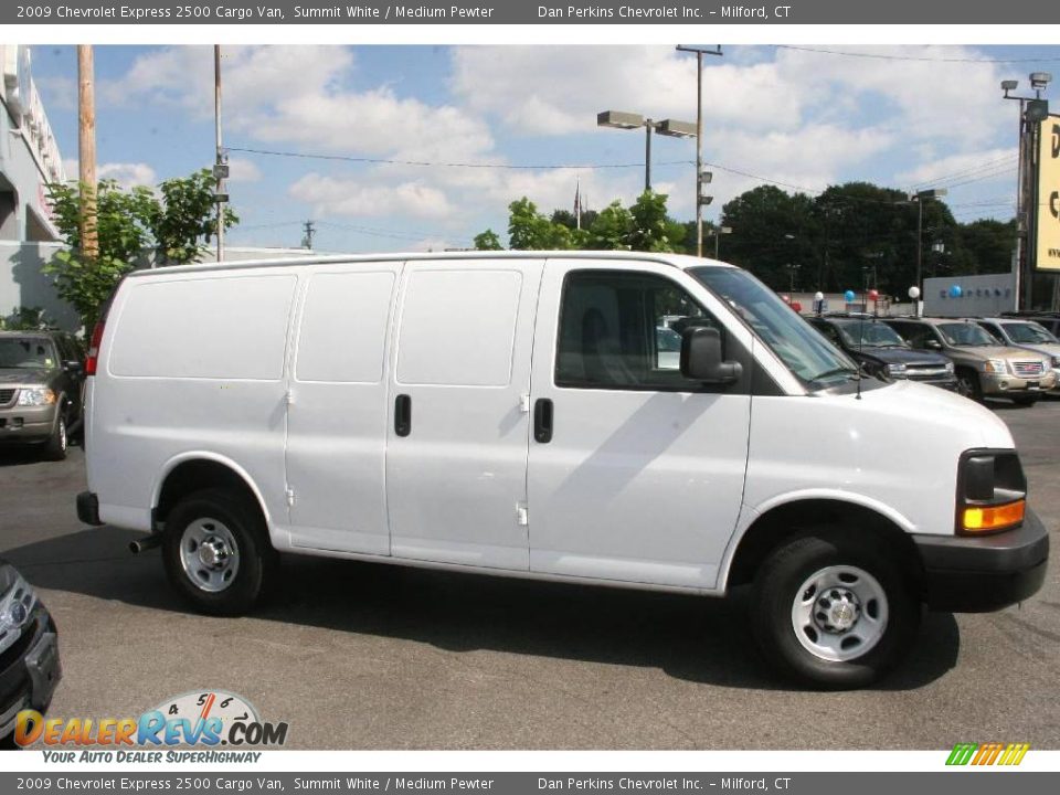 2009 Chevrolet Express 2500 Cargo Van Summit White / Medium Pewter Photo #4