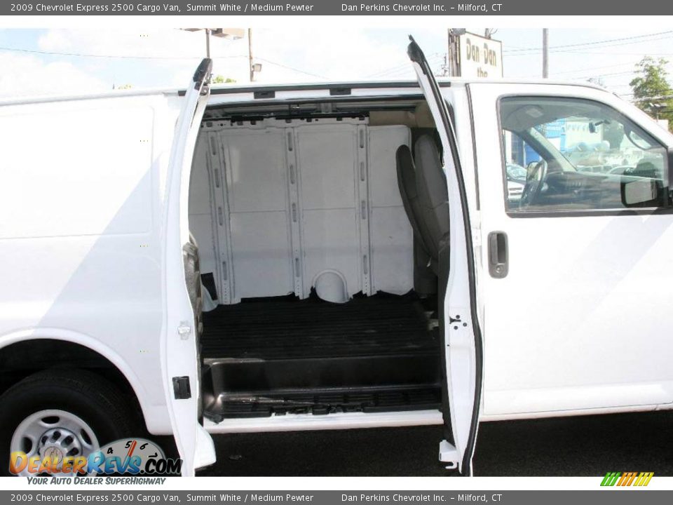 2009 Chevrolet Express 2500 Cargo Van Summit White / Medium Pewter Photo #13