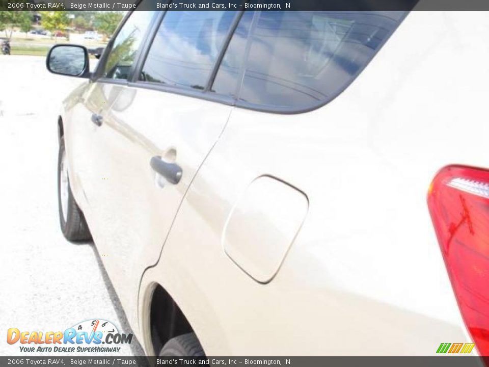 2006 Toyota RAV4 Beige Metallic / Taupe Photo #12