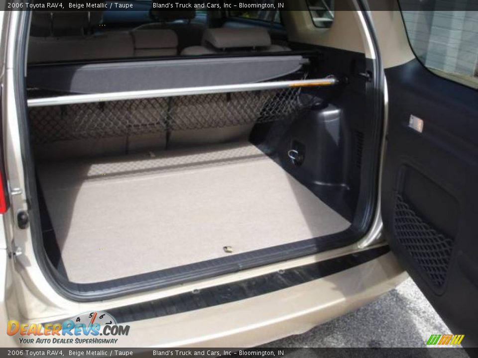 2006 Toyota RAV4 Beige Metallic / Taupe Photo #13