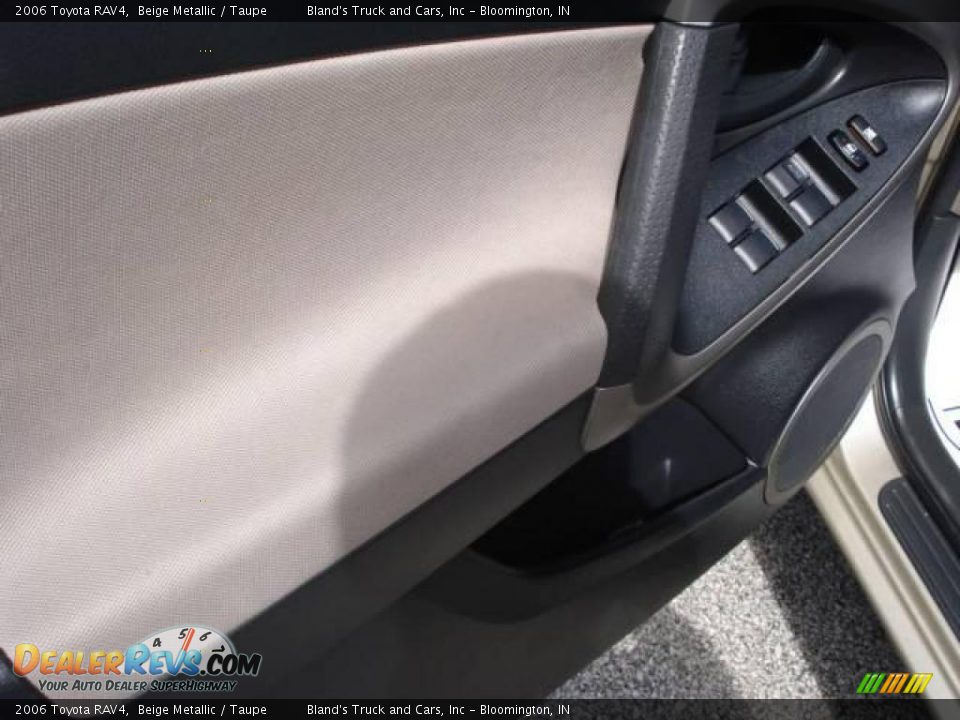 2006 Toyota RAV4 Beige Metallic / Taupe Photo #16