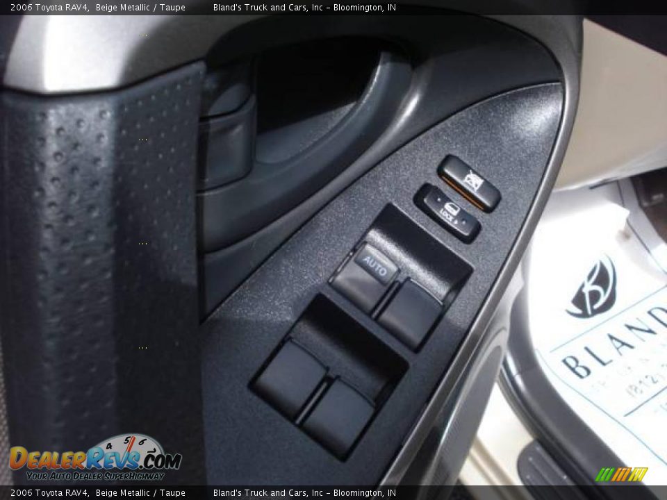 2006 Toyota RAV4 Beige Metallic / Taupe Photo #17