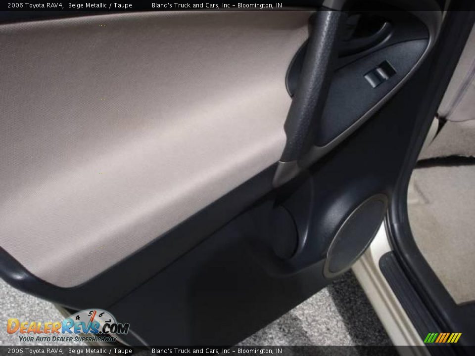 2006 Toyota RAV4 Beige Metallic / Taupe Photo #23