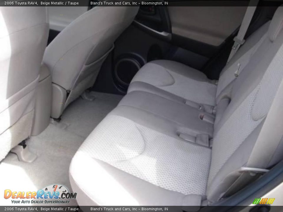 2006 Toyota RAV4 Beige Metallic / Taupe Photo #24
