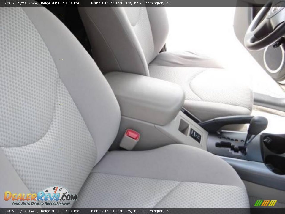 2006 Toyota RAV4 Beige Metallic / Taupe Photo #30