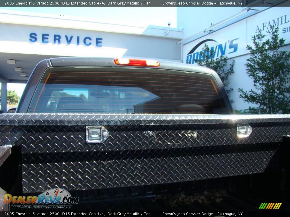 2005 Chevrolet Silverado 2500HD LS Extended Cab 4x4 Dark Gray Metallic / Tan Photo #6