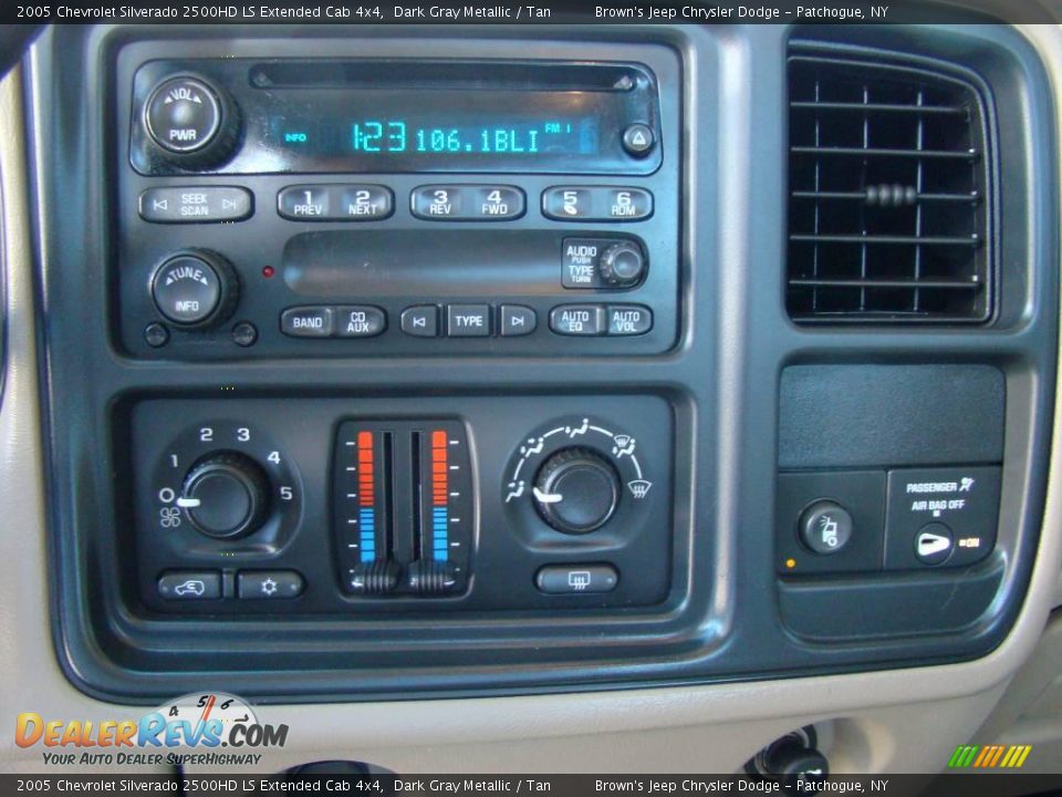 2005 Chevrolet Silverado 2500HD LS Extended Cab 4x4 Dark Gray Metallic / Tan Photo #13