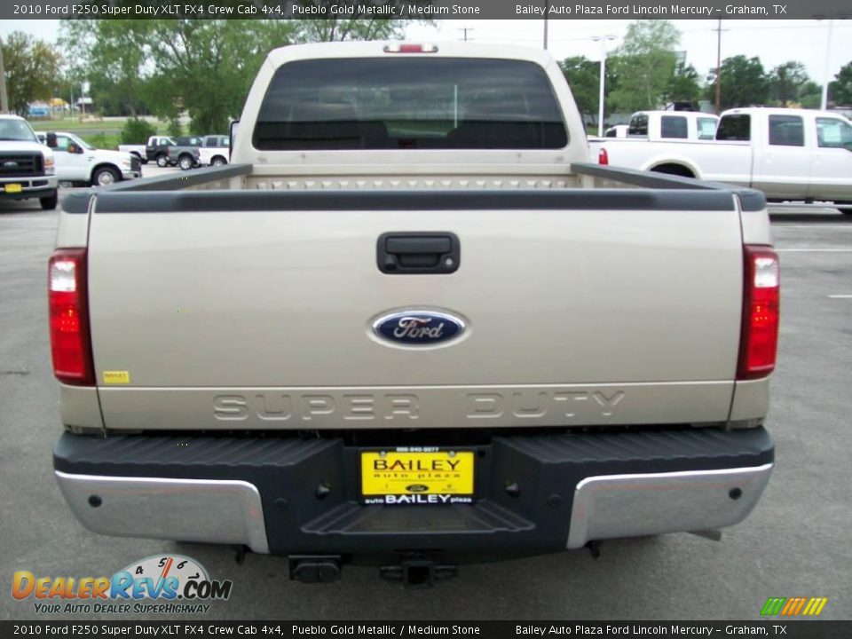 2010 Ford F250 Super Duty XLT FX4 Crew Cab 4x4 Pueblo Gold Metallic / Medium Stone Photo #5