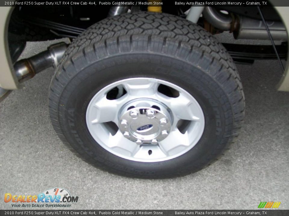 2010 Ford F250 Super Duty XLT FX4 Crew Cab 4x4 Pueblo Gold Metallic / Medium Stone Photo #7