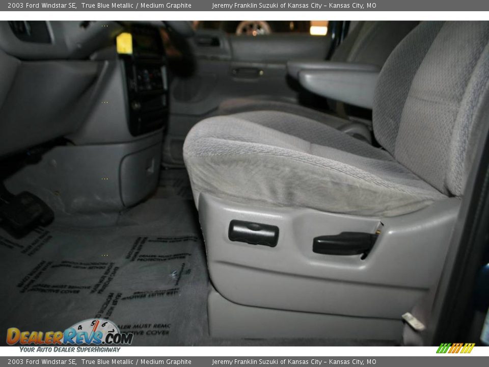 2003 Ford Windstar SE True Blue Metallic / Medium Graphite Photo #8
