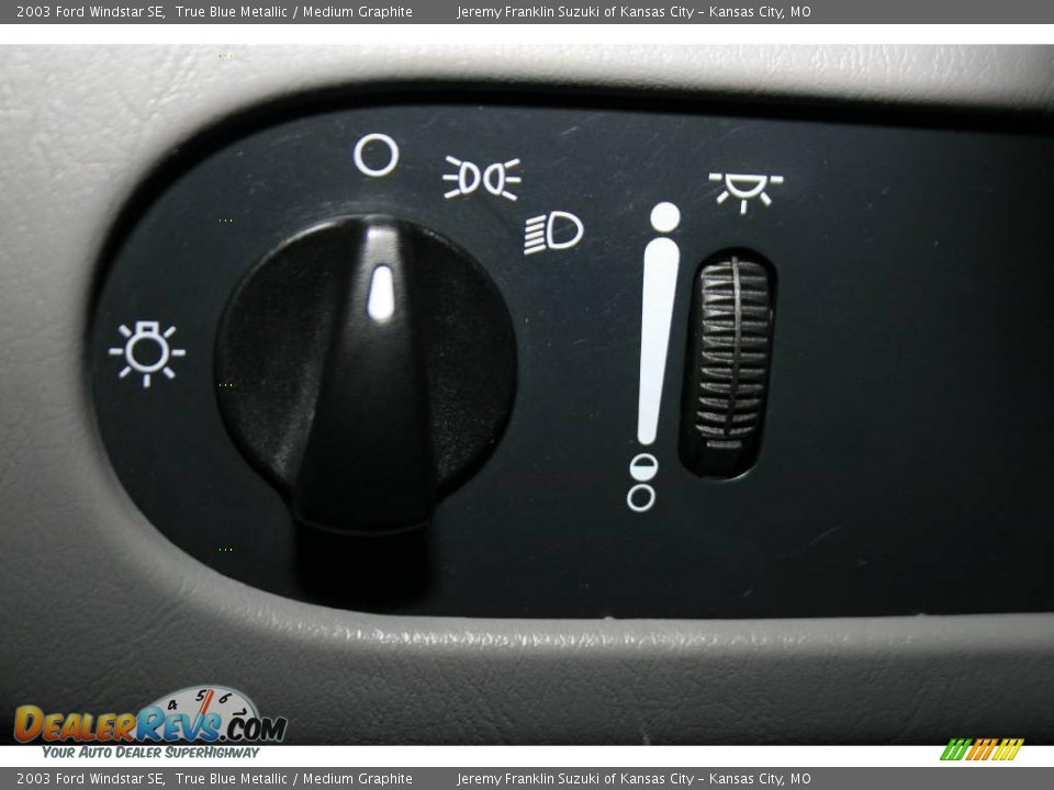 2003 Ford Windstar SE True Blue Metallic / Medium Graphite Photo #14