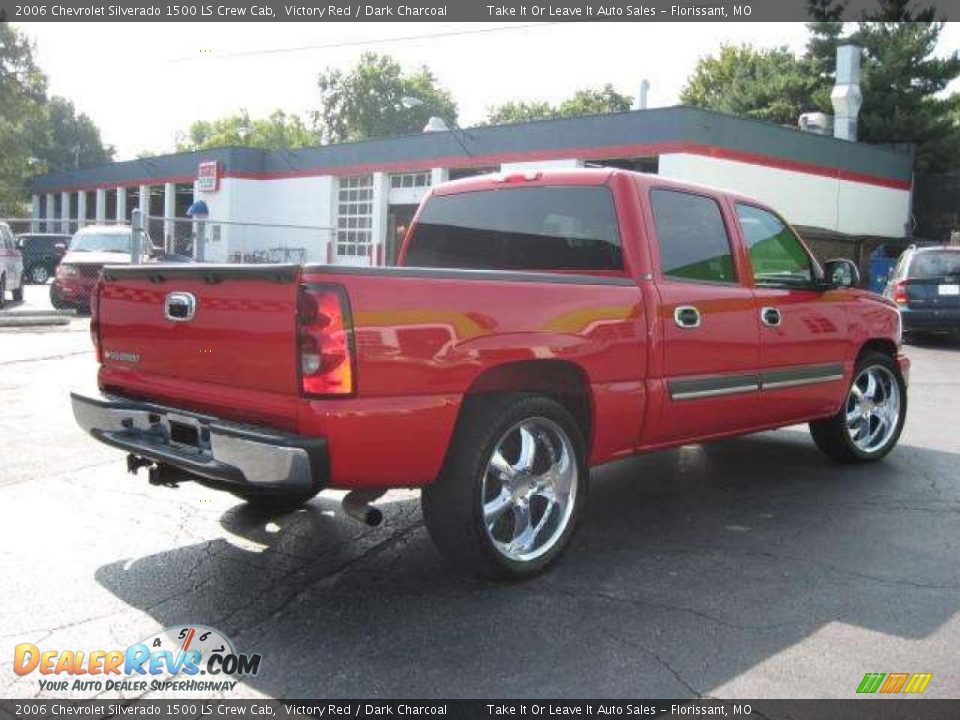 2006 Chevrolet Silverado 1500 LS Crew Cab Victory Red / Dark Charcoal Photo #13