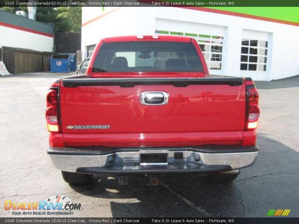 2006 Chevrolet Silverado 1500 LS Crew Cab Victory Red / Dark Charcoal Photo #14