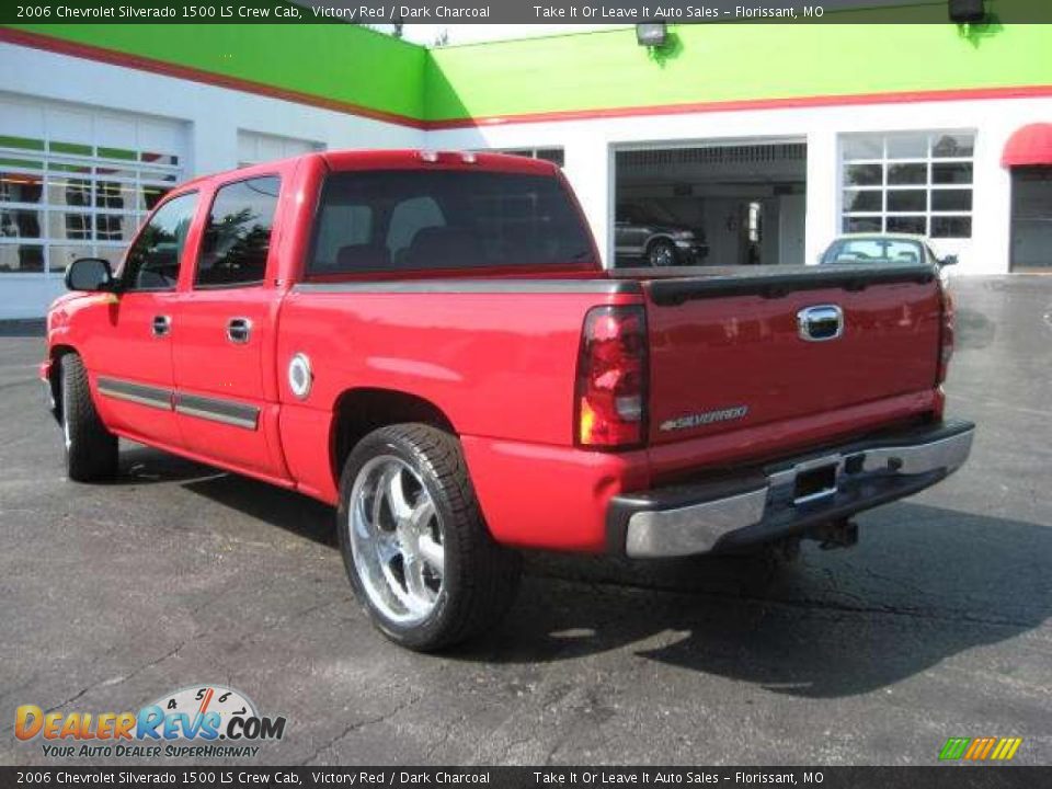 2006 Chevrolet Silverado 1500 LS Crew Cab Victory Red / Dark Charcoal Photo #15