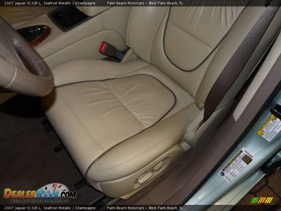 2007 Jaguar XJ XJ8 L Seafrost Metallic / Champagne Photo #21