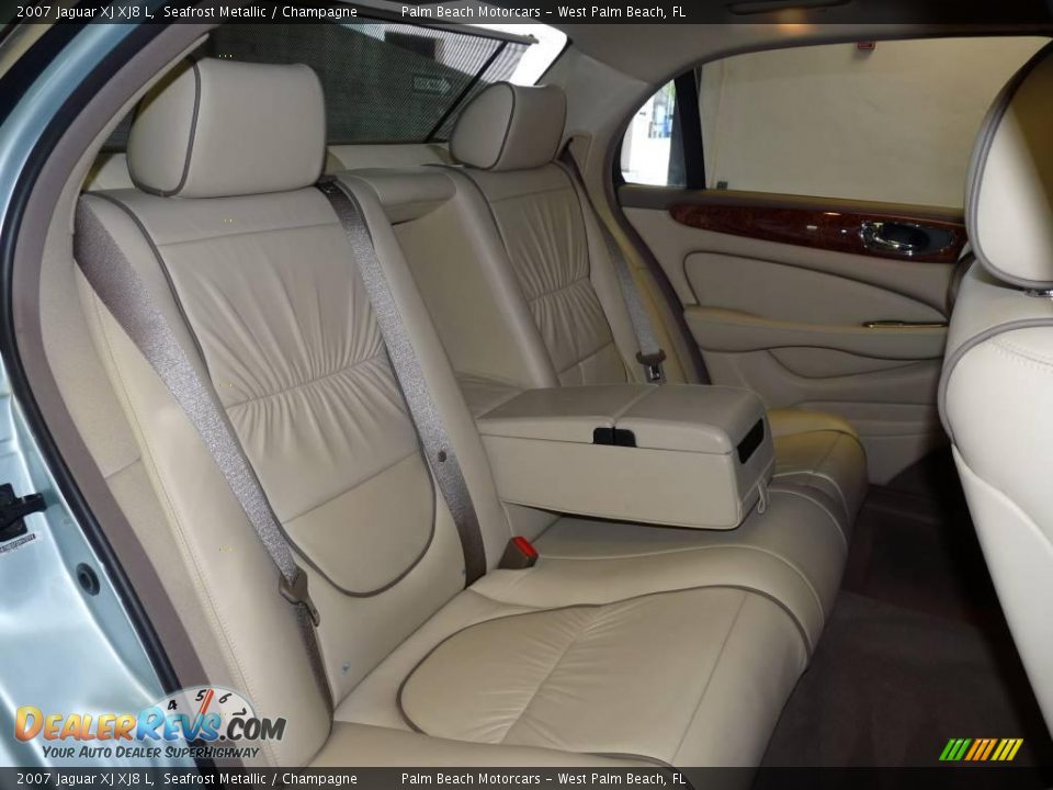 2007 Jaguar XJ XJ8 L Seafrost Metallic / Champagne Photo #26
