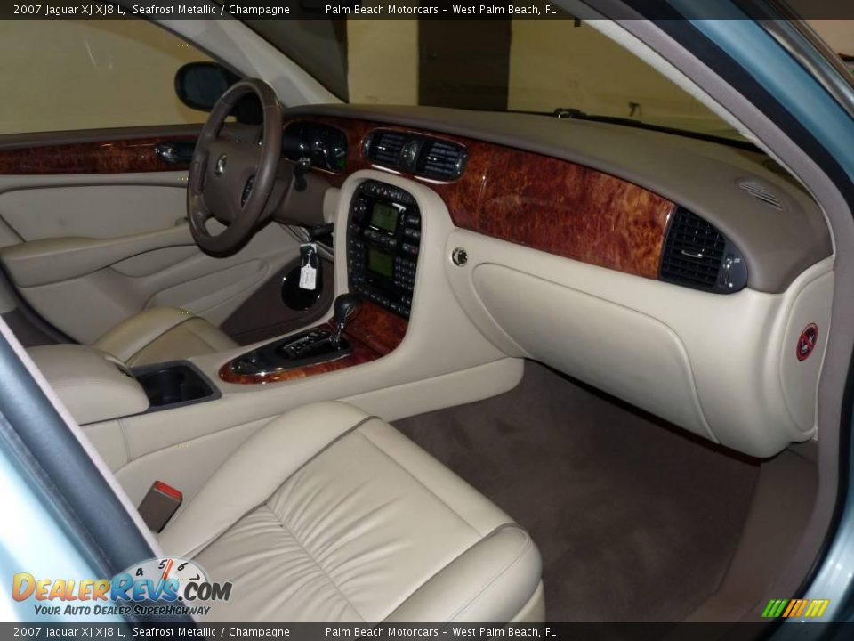 2007 Jaguar XJ XJ8 L Seafrost Metallic / Champagne Photo #27