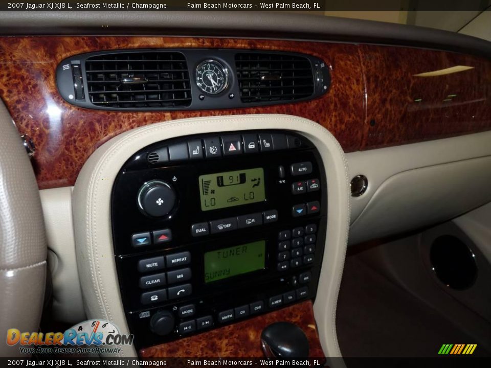 2007 Jaguar XJ XJ8 L Seafrost Metallic / Champagne Photo #32