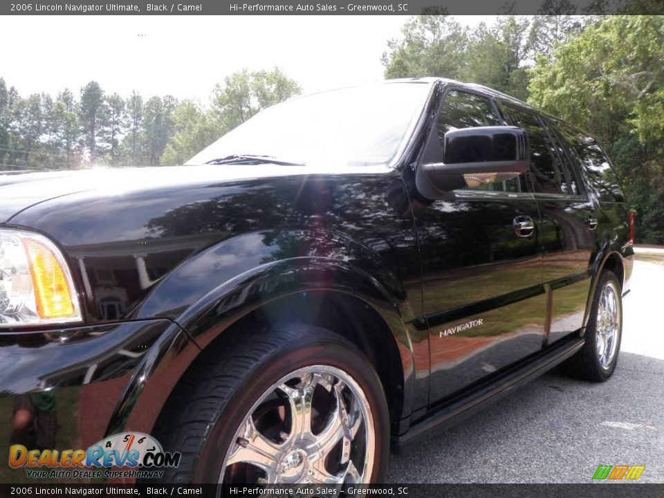 2006 Lincoln Navigator Ultimate Black / Camel Photo #16