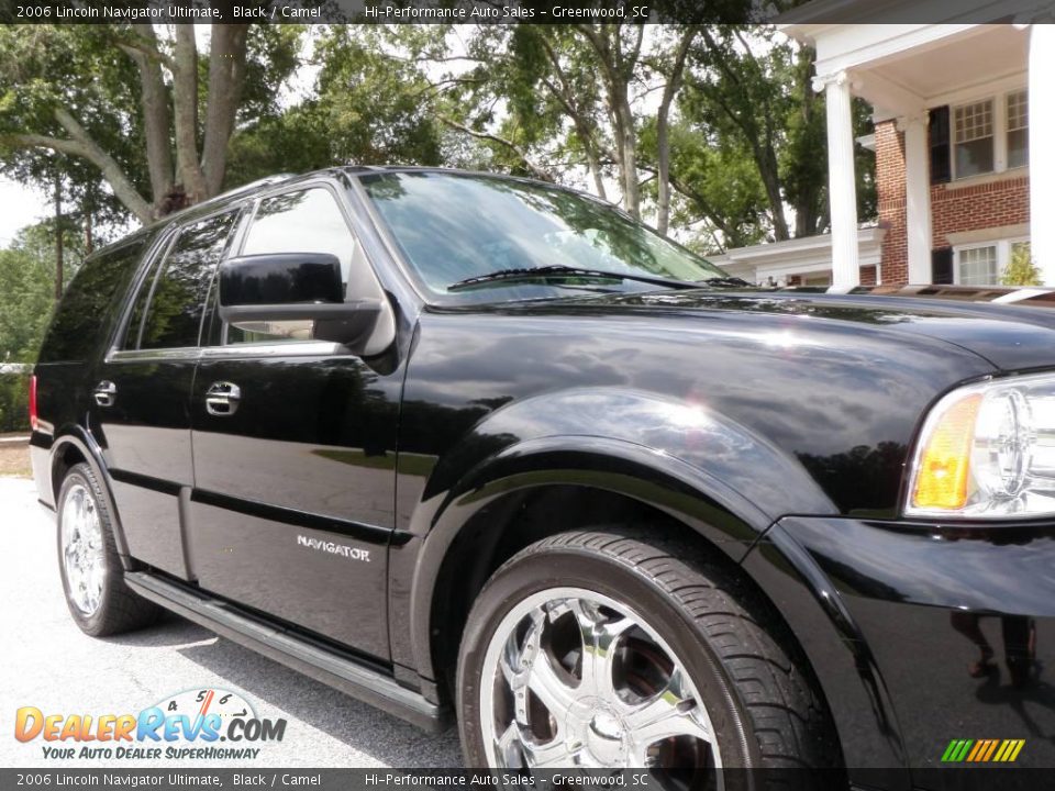 2006 Lincoln Navigator Ultimate Black / Camel Photo #17