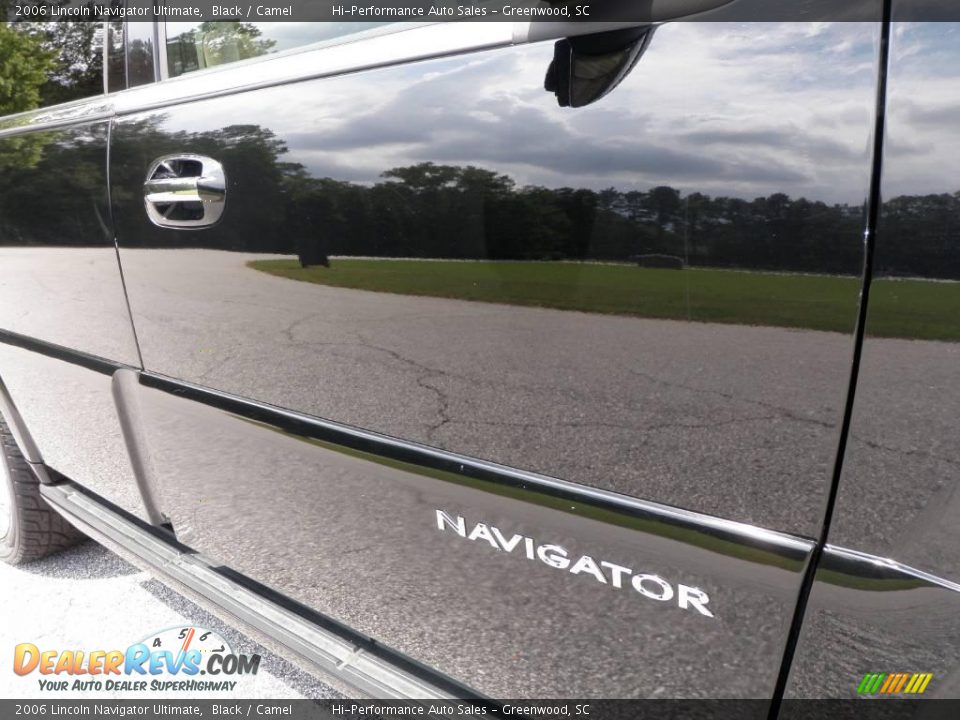 2006 Lincoln Navigator Ultimate Black / Camel Photo #18