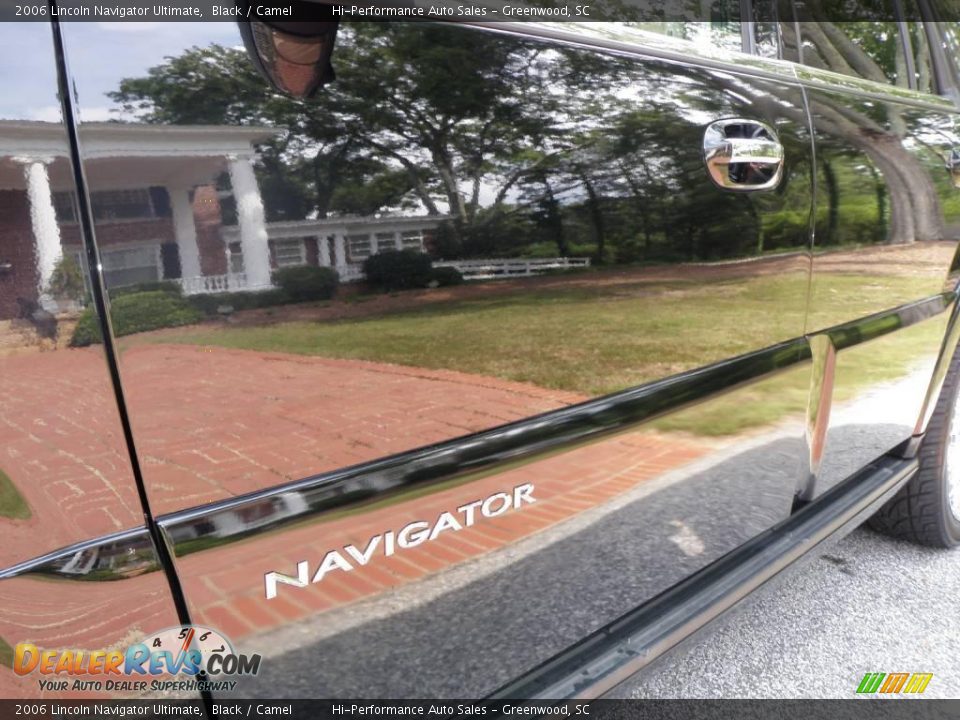 2006 Lincoln Navigator Ultimate Black / Camel Photo #19