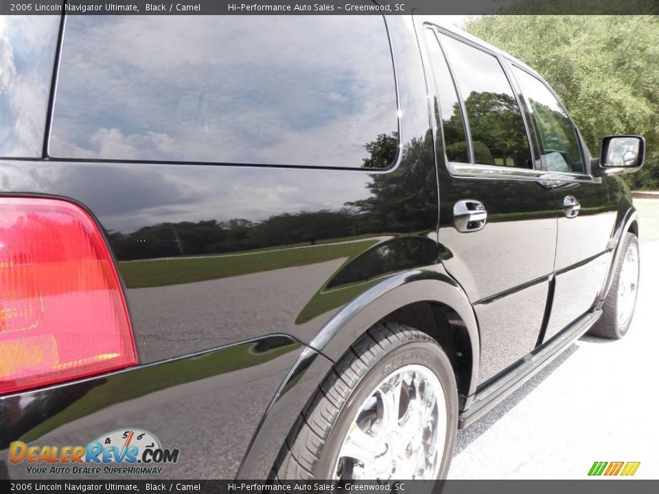 2006 Lincoln Navigator Ultimate Black / Camel Photo #21