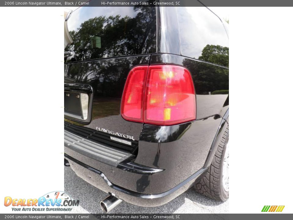 2006 Lincoln Navigator Ultimate Black / Camel Photo #22