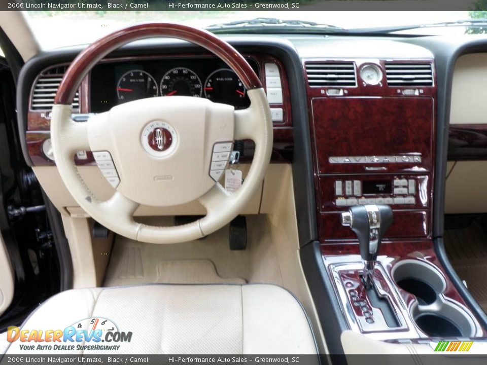 2006 Lincoln Navigator Ultimate Black / Camel Photo #34