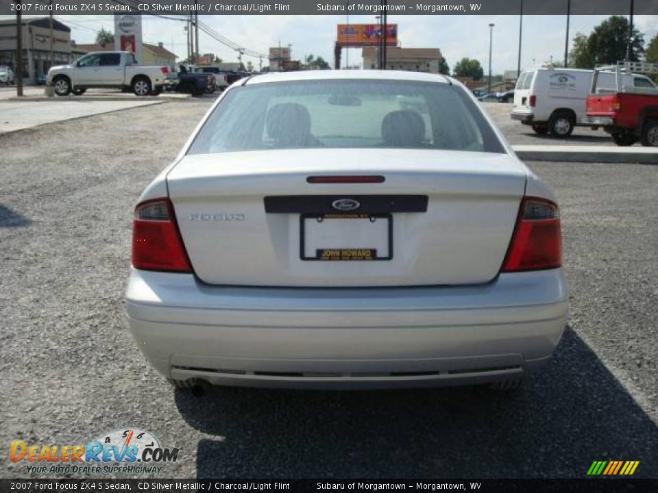 2007 Ford Focus ZX4 S Sedan CD Silver Metallic / Charcoal/Light Flint Photo #4