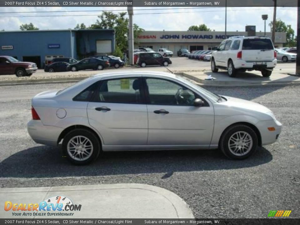 2007 Ford Focus ZX4 S Sedan CD Silver Metallic / Charcoal/Light Flint Photo #6