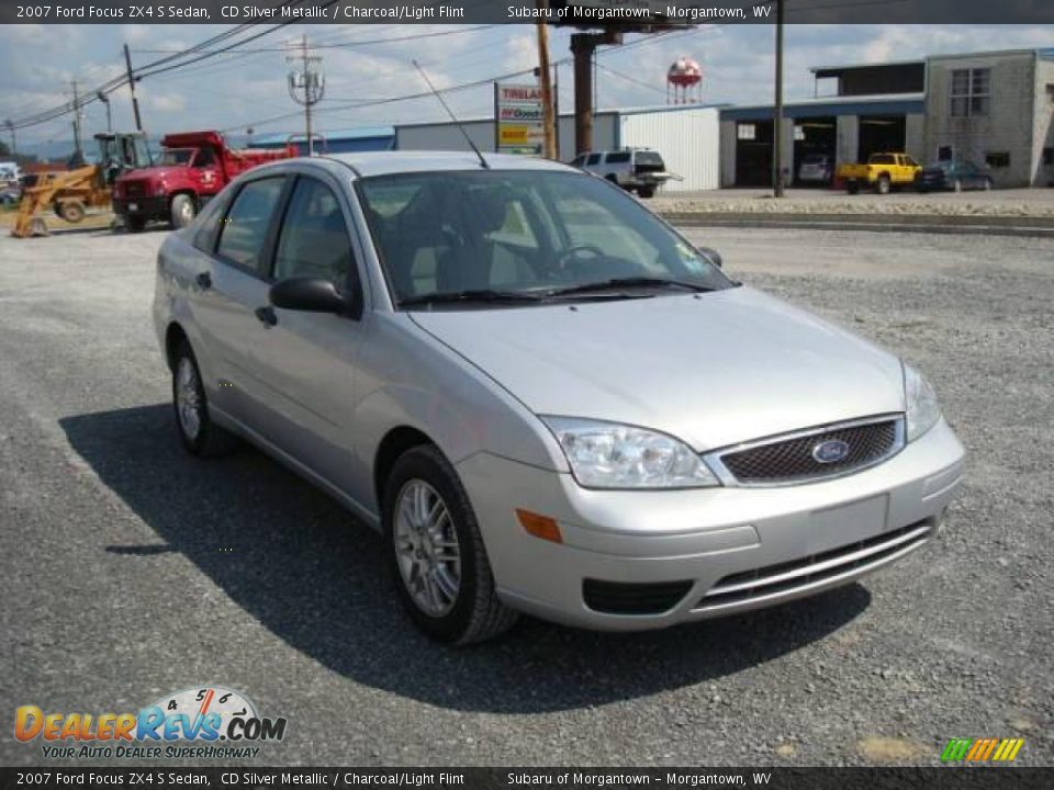 2007 Ford Focus ZX4 S Sedan CD Silver Metallic / Charcoal/Light Flint Photo #7