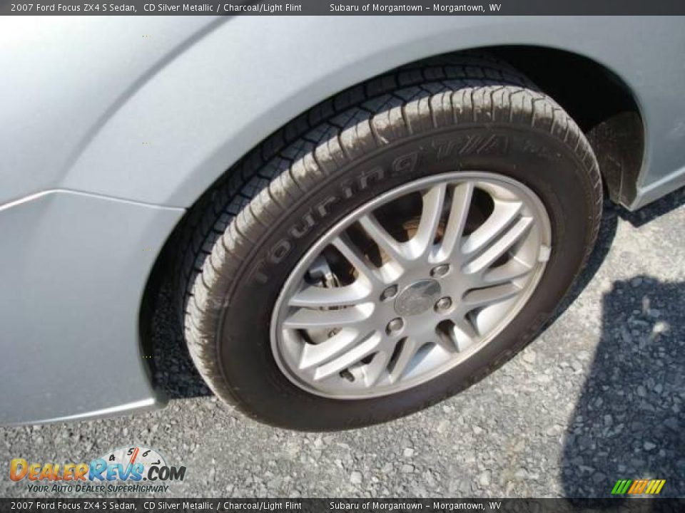 2007 Ford Focus ZX4 S Sedan CD Silver Metallic / Charcoal/Light Flint Photo #9
