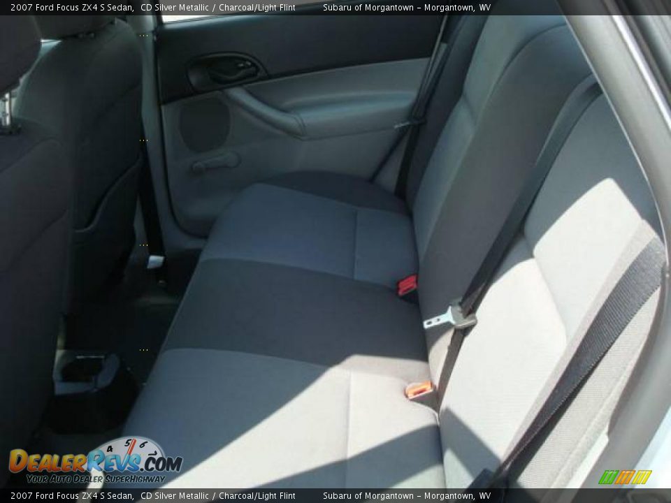 2007 Ford Focus ZX4 S Sedan CD Silver Metallic / Charcoal/Light Flint Photo #11
