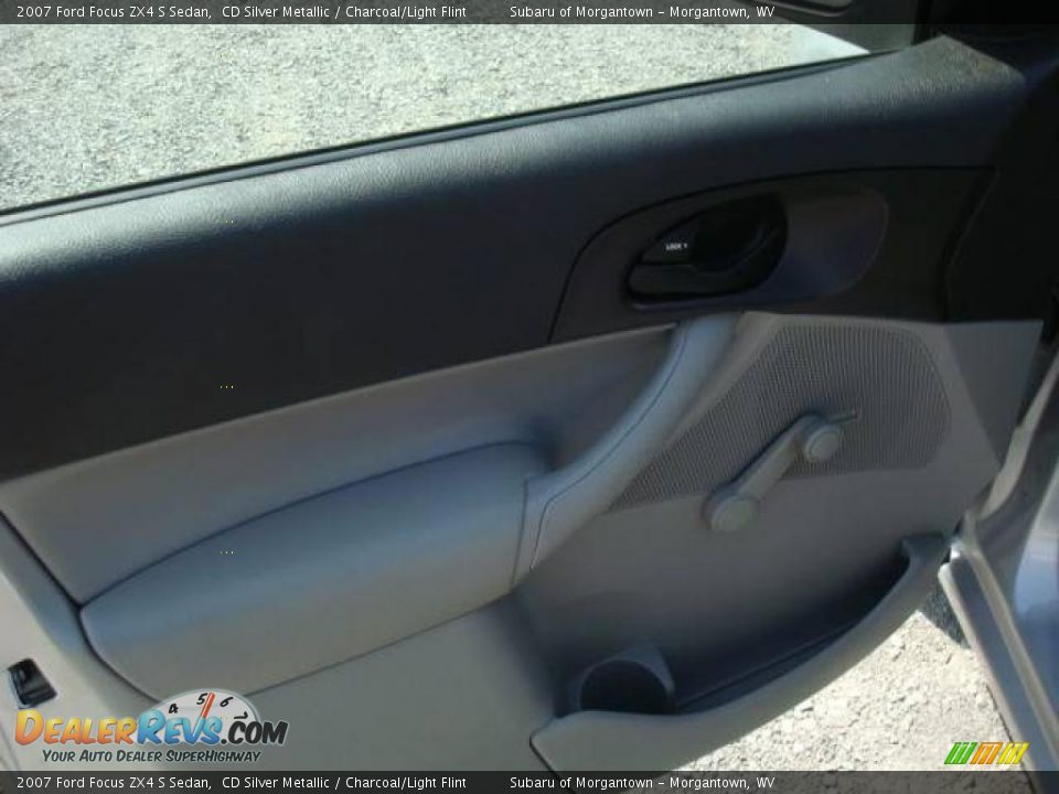 2007 Ford Focus ZX4 S Sedan CD Silver Metallic / Charcoal/Light Flint Photo #14