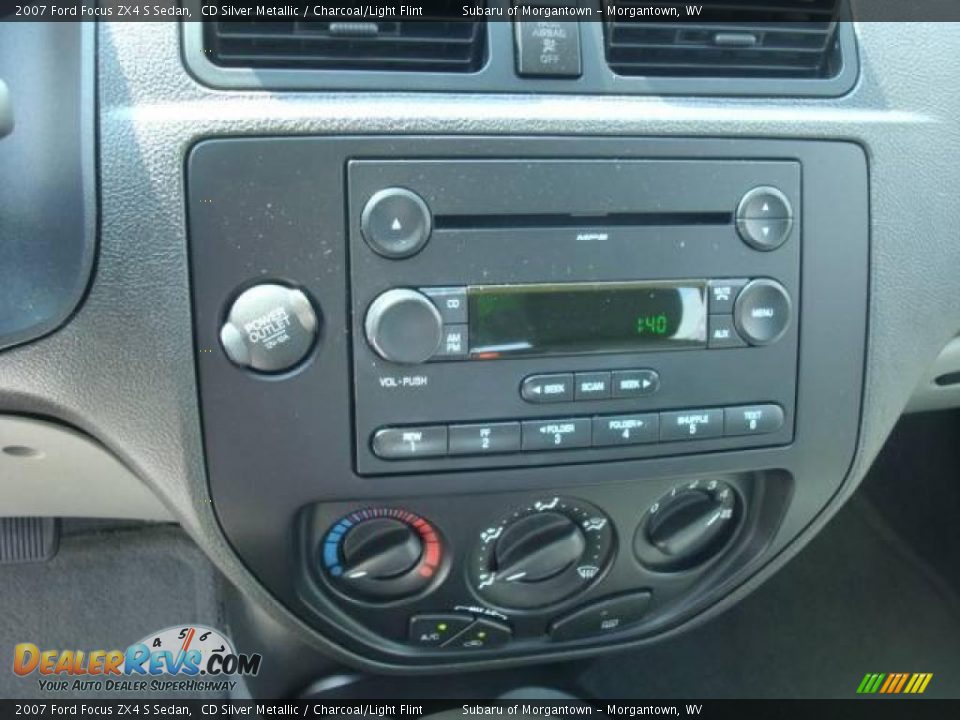 2007 Ford Focus ZX4 S Sedan CD Silver Metallic / Charcoal/Light Flint Photo #18
