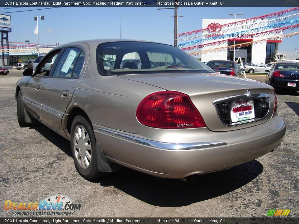2001 Lincoln Continental Light Parchment Gold Metallic / Medium Parchment Photo #3
