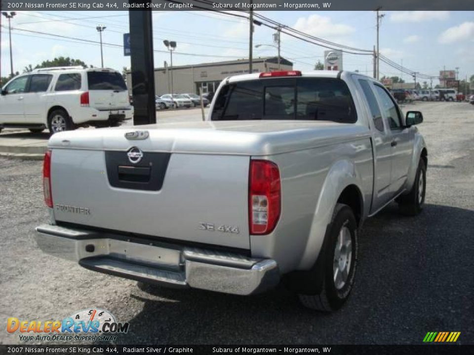 2007 Nissan Frontier SE King Cab 4x4 Radiant Silver / Graphite Photo #5
