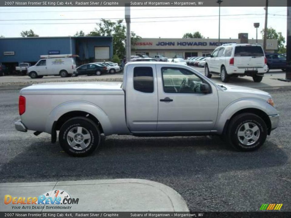 2007 Nissan Frontier SE King Cab 4x4 Radiant Silver / Graphite Photo #6